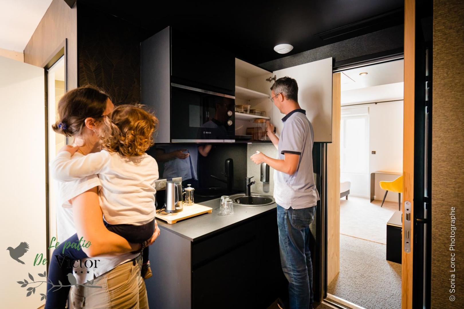 Family Room,1552396012:JPEG
