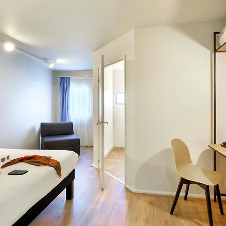 ibis Lorient Centre Gare-3